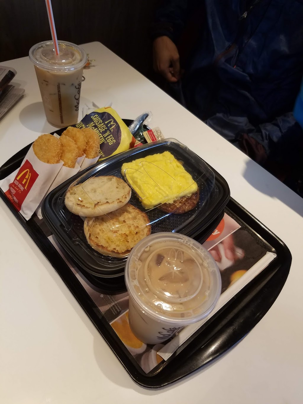 McDonalds | 2965 Eglinton Ave W, Mississauga, ON L5M 6J3, Canada | Phone: (905) 820-7438
