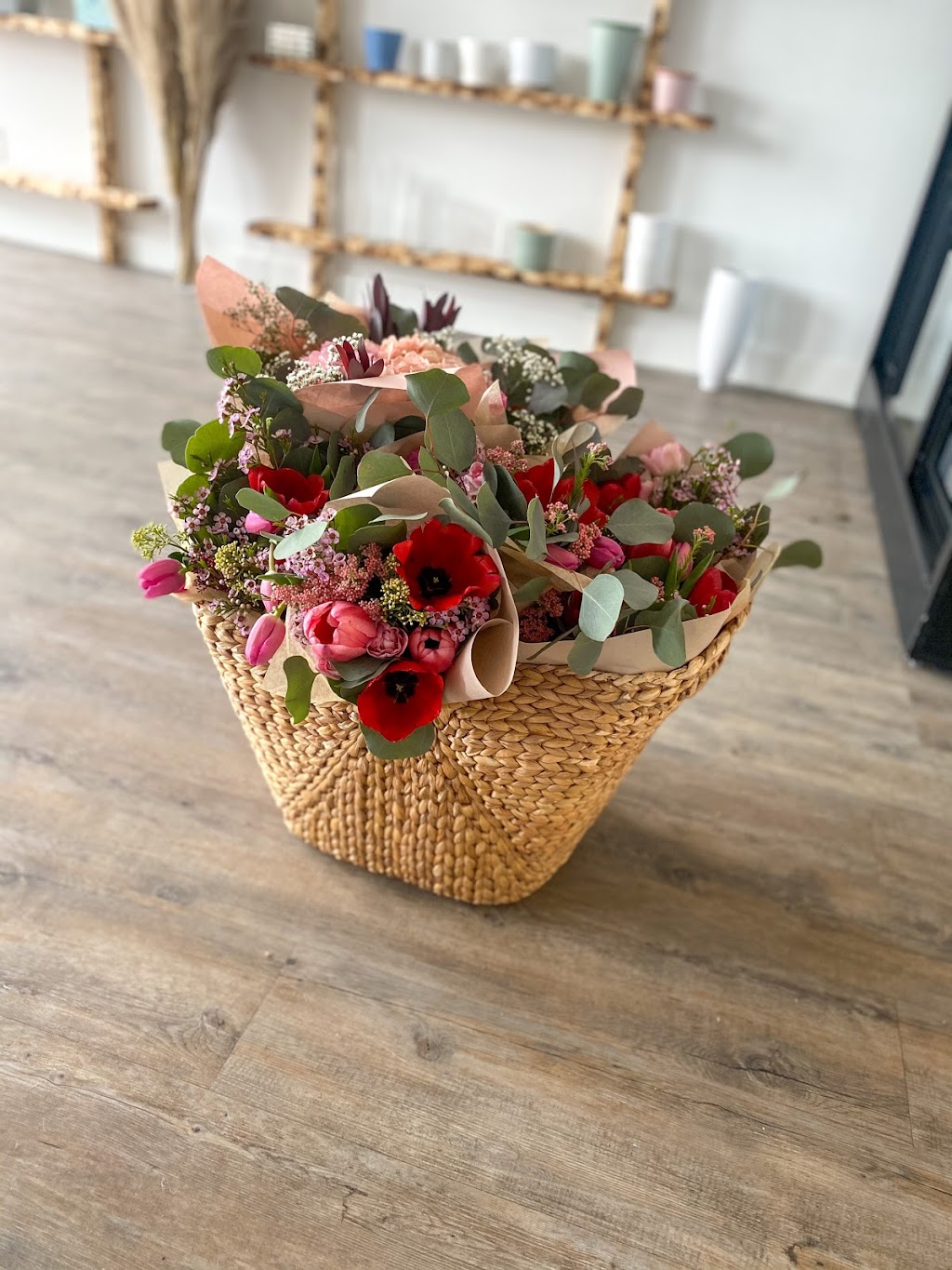 YANSFLOWERS | 14716 Stony Plain Rd, Edmonton, AB T5N 3S4, Canada | Phone: (587) 982-8882