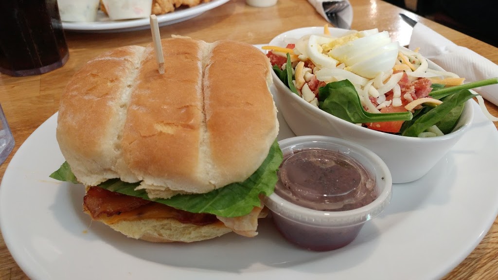 Lisas Cafe | 30 Water St, Windsor, NS B0N 2T0, Canada | Phone: (902) 792-1986
