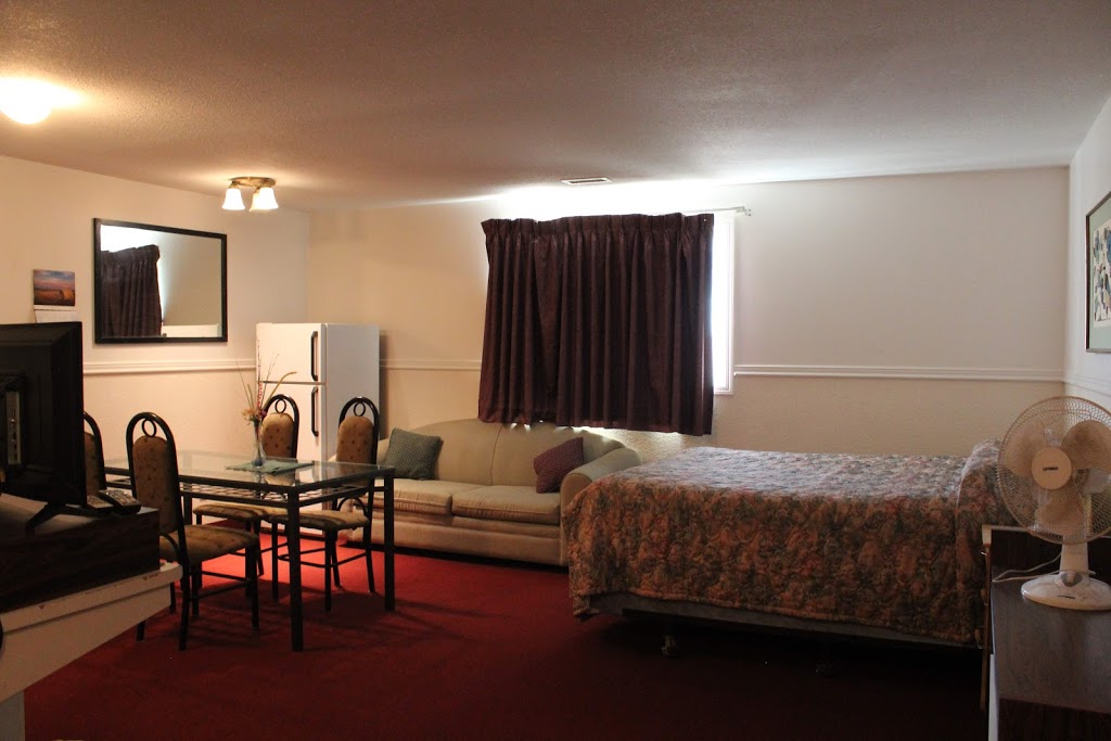 Mossleigh Inn | 813 AB-24, Mossleigh, AB T0L 1P0, Canada | Phone: (403) 534-2444