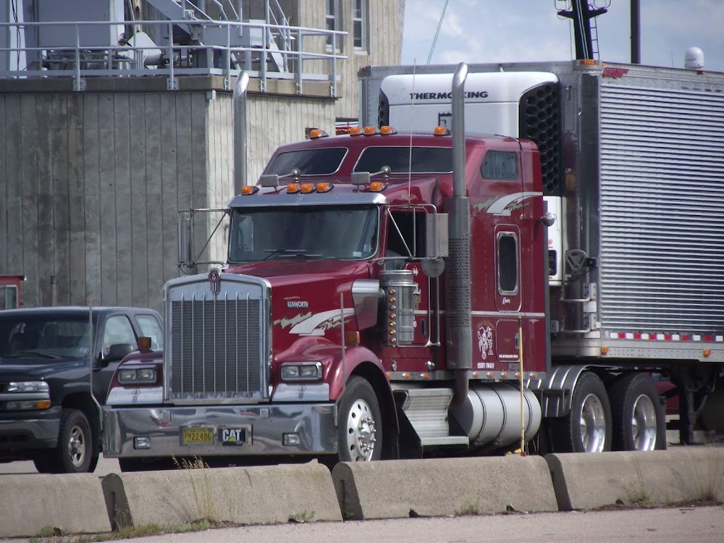 Newell Harold & Son Trucking Ltd | 993 Oak Park Rd, Barrington, NS B0W 1E0, Canada | Phone: (902) 637-1570