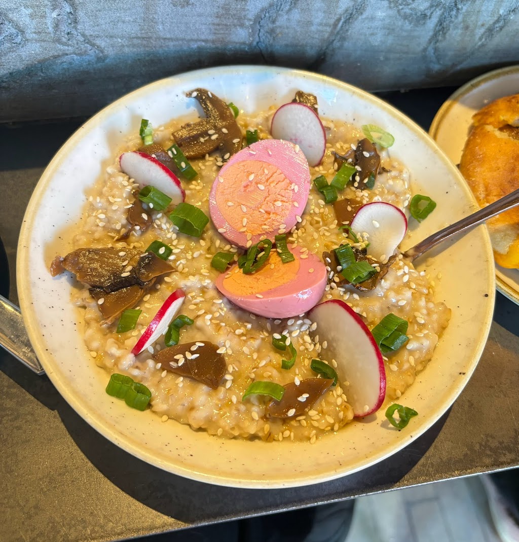 Oat Couture Oatmeal Cafe (Bank) | 1154 Bank St, Ottawa, ON K1S 3X6, Canada | Phone: (613) 737-6654