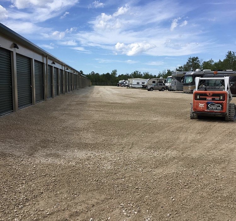 Pauls Bobcat Services | 37 Saxon Rd, Barrie, ON L4M 7G8, Canada | Phone: (416) 953-4094