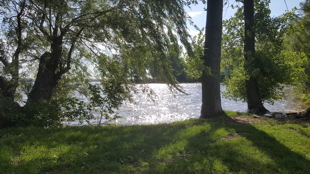 Bertold Park | Rue Churchill, Baie-dUrfé, QC H9X 2Z4, Canada