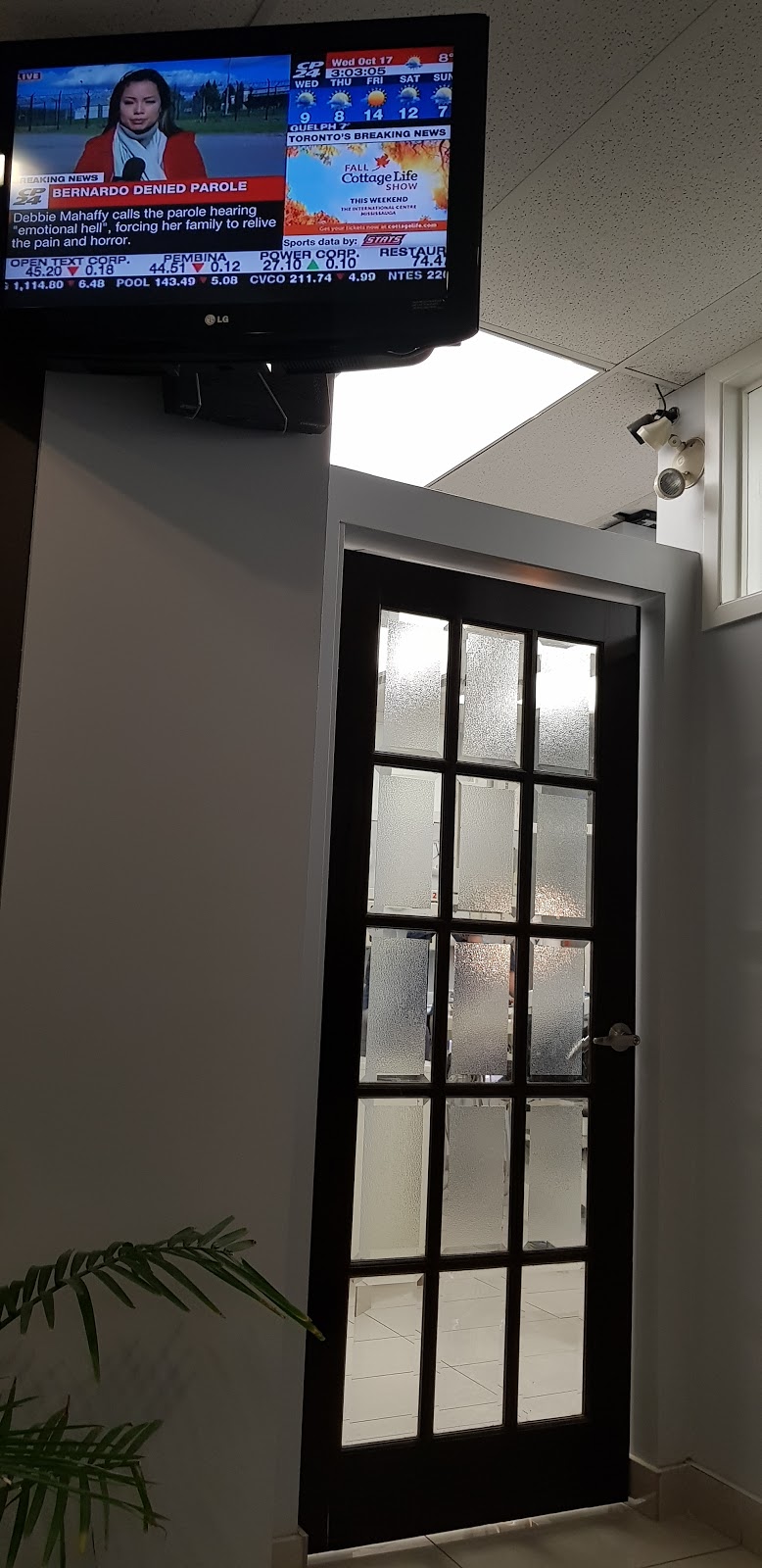 Diamond Dental Clinics - Dr. Rad | 5 Fairview Mall Dr Suite #130, North York, ON M2J 2Z1, Canada | Phone: (416) 773-1552