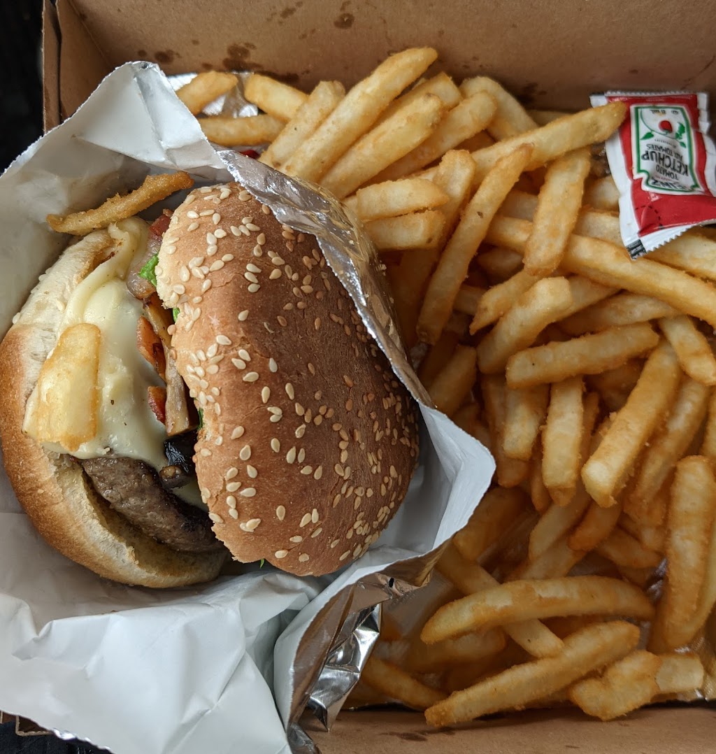 Austin Cafe and Grill | Manitoba Ave, Austin, MB R0H 0C0, Canada | Phone: (204) 637-3330