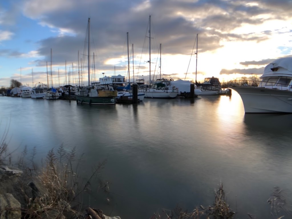 Graybar Road Pier | Dyke Rd, Richmond, BC, Canada