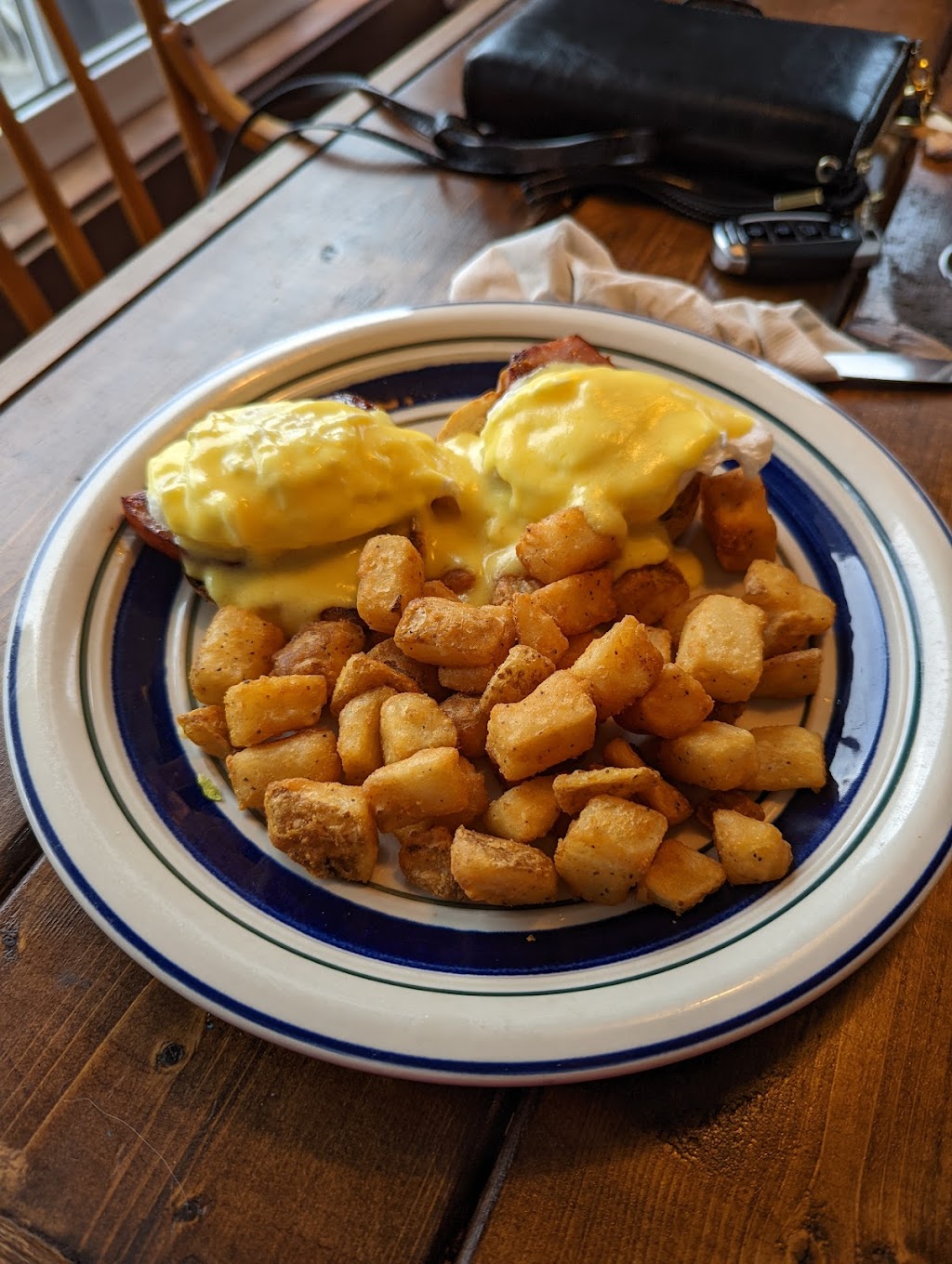 The Slippery Oyster Licensed Restaurant | 22715 Nova Scotia Trunk 7, Sheet Harbour, NS B0J 3B0, Canada | Phone: (902) 885-2293