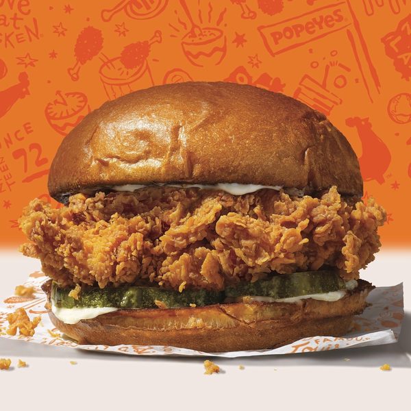 Popeyes louisiana kitchen | 507 Lakeshore Rd E Unit 109, Mississauga, ON L5G 1H9, Canada | Phone: (905) 271-3500