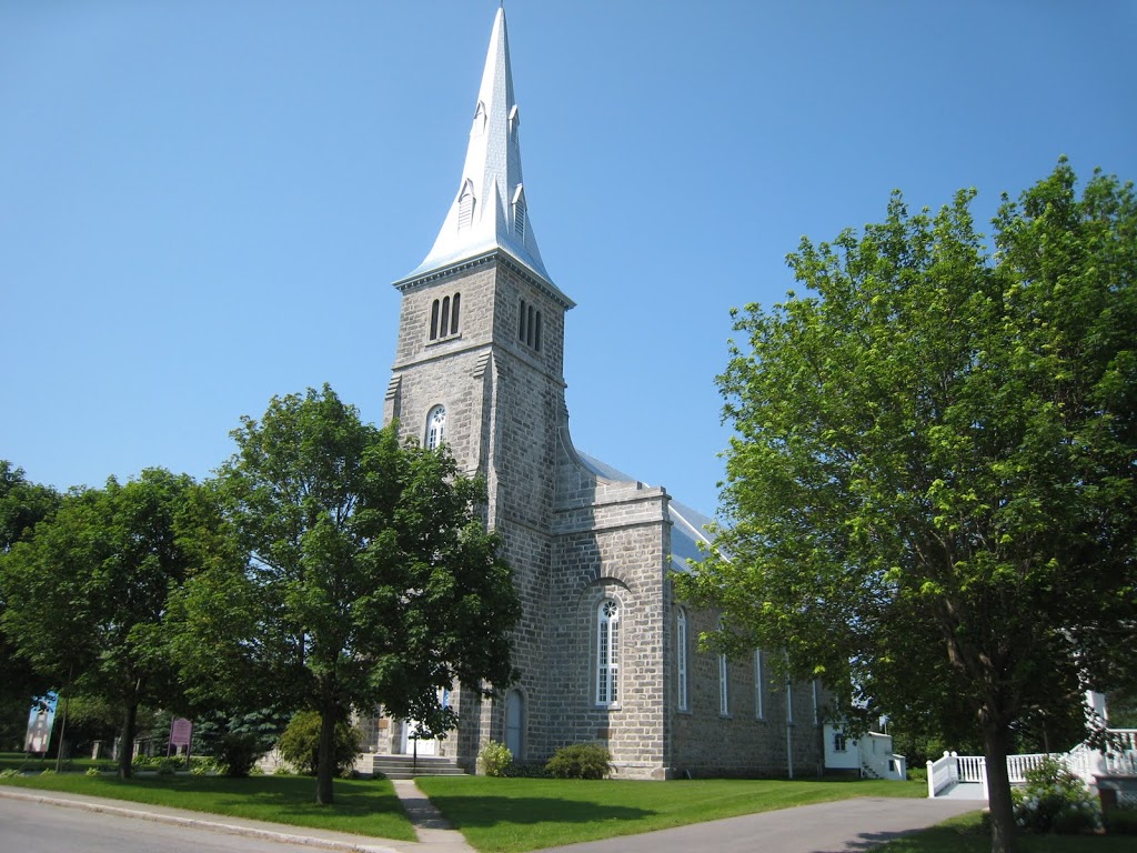 Bibliothèque Municipale | 113 Rang Saint-Claude, Saint-Bernard-de-Lacolle, QC J0J 1V0, Canada | Phone: (450) 246-4535
