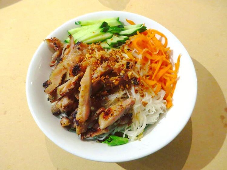 Cafe Banh Mi Linh | 2151 Rue Fleury E, Montréal, QC H2B 1J9, Canada | Phone: (438) 386-7883