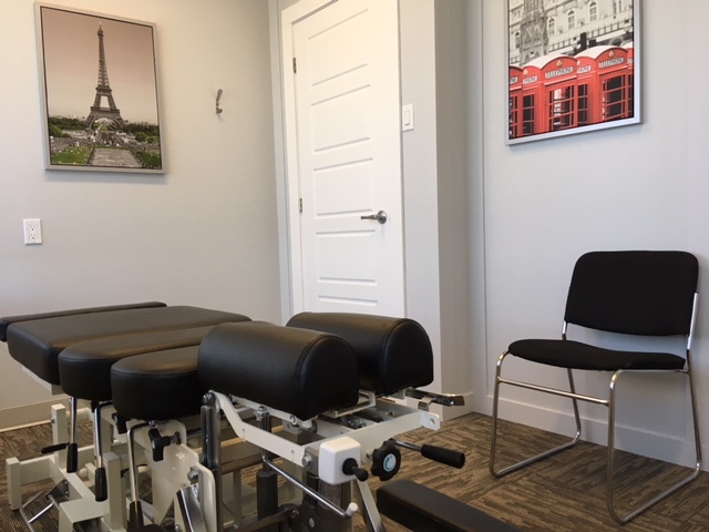 Dre Stéphanie Demers, chiropraticienne | 288 Boulevard DAnjou suite 318, Châteauguay, QC J6K 1C6, Canada | Phone: (450) 699-0000