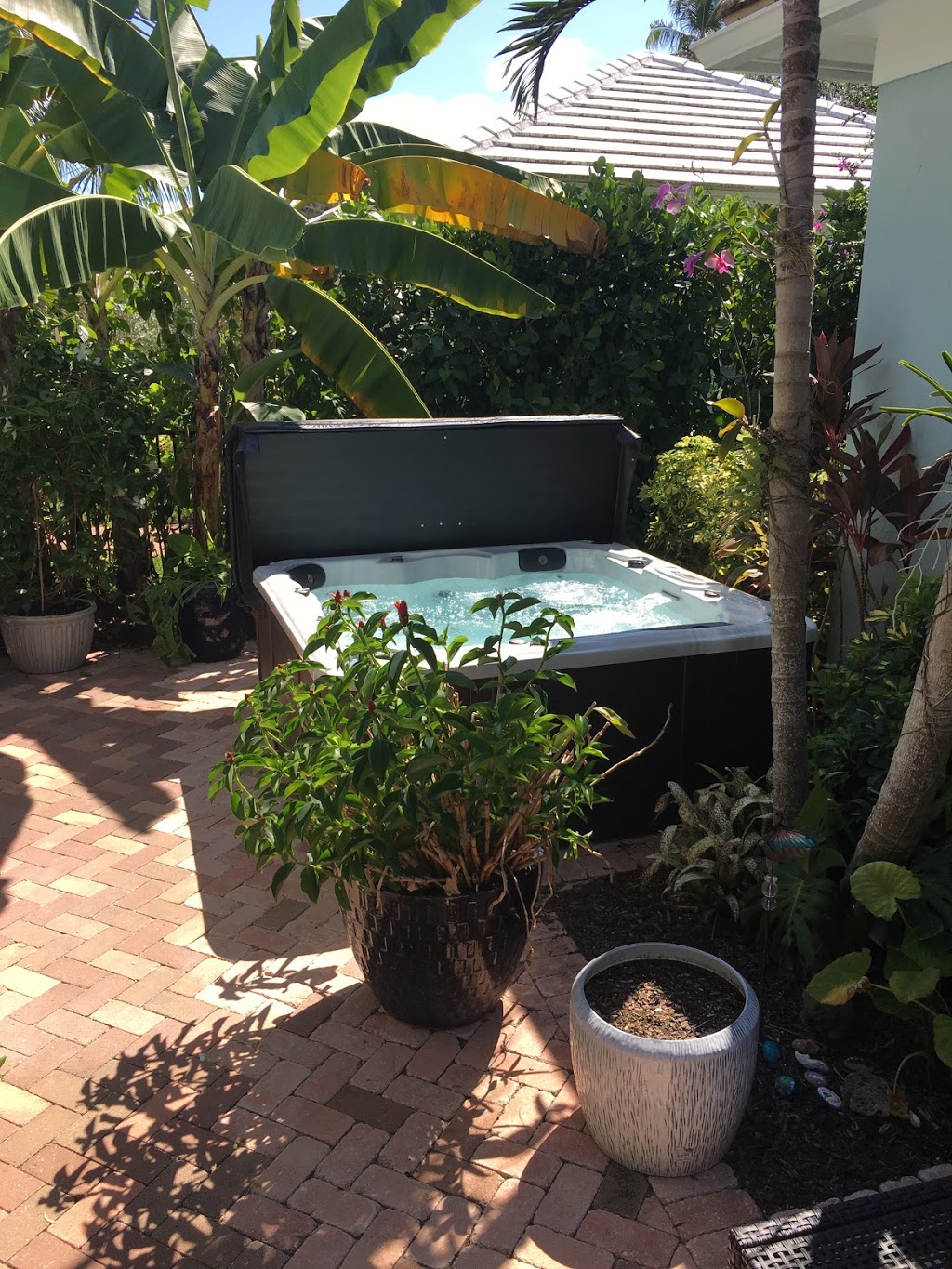Ontario Hot Tub Services | 20 Steckle Pl, Kitchener, ON N2E 1X2, Canada | Phone: (888) 308-6601