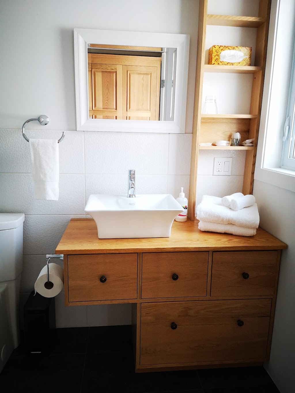 Au Cachalot Caché le gîte hôtel | 318 Rue Dupont Gravé, Tadoussac, QC G0T 2A0, Canada | Phone: (418) 235-4471