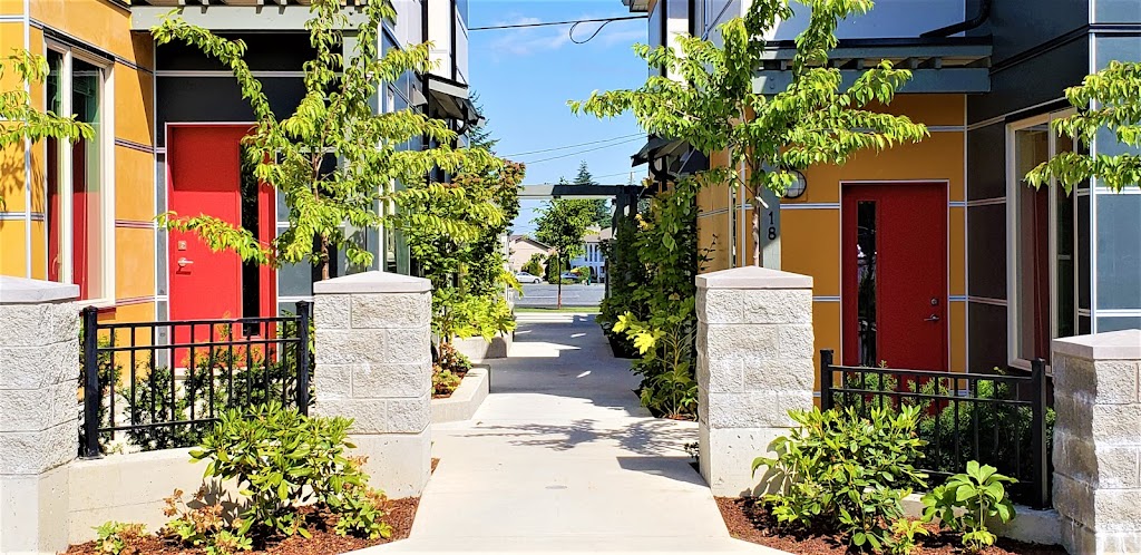 Magnolia Townhomes | 3690 Country Club Dr, Nanaimo, BC V9T 1T8, Canada | Phone: (250) 755-1633