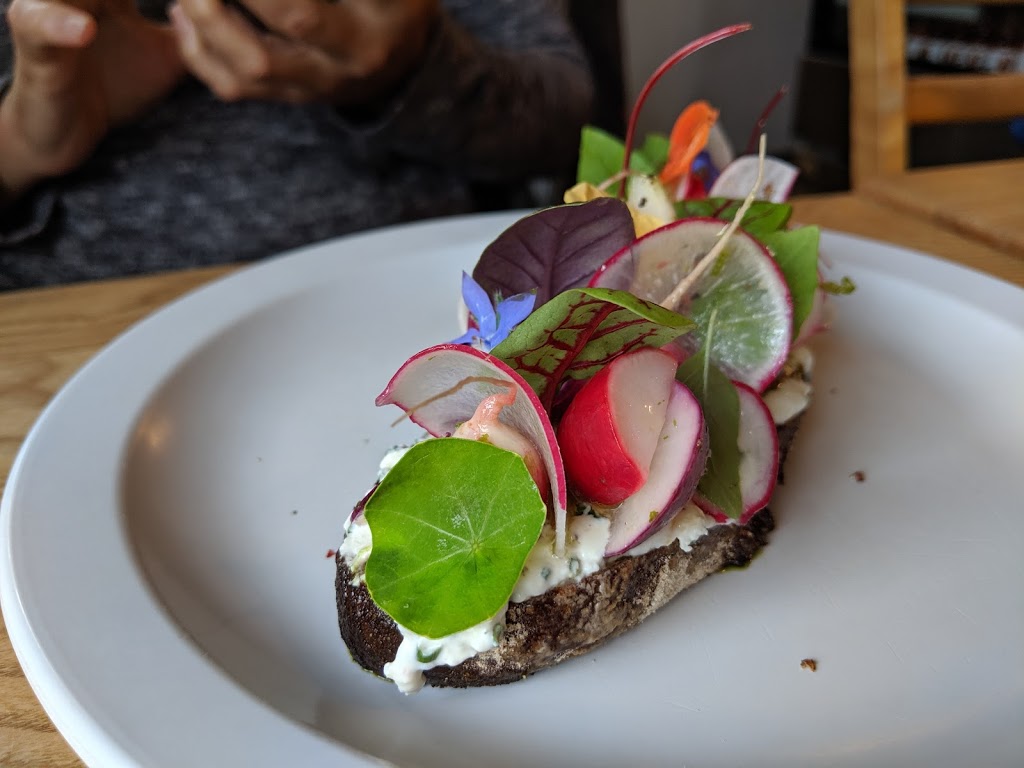 Café Bistro Merci la Vie | 2988 Boulevard du Curé-Labelle, Prévost, QC J0R 1T0, Canada | Phone: (450) 335-2525