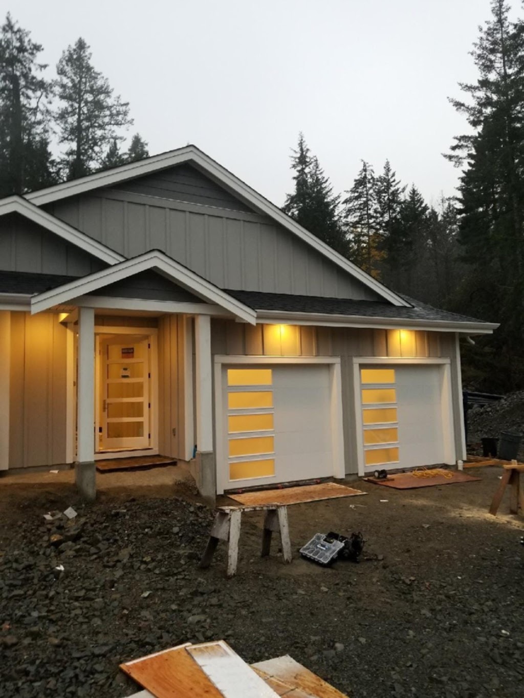 Kingdom Garage Doors Ltd | Extension Rd, Nanaimo, BC V9X 1G3, Canada | Phone: (250) 713-9125