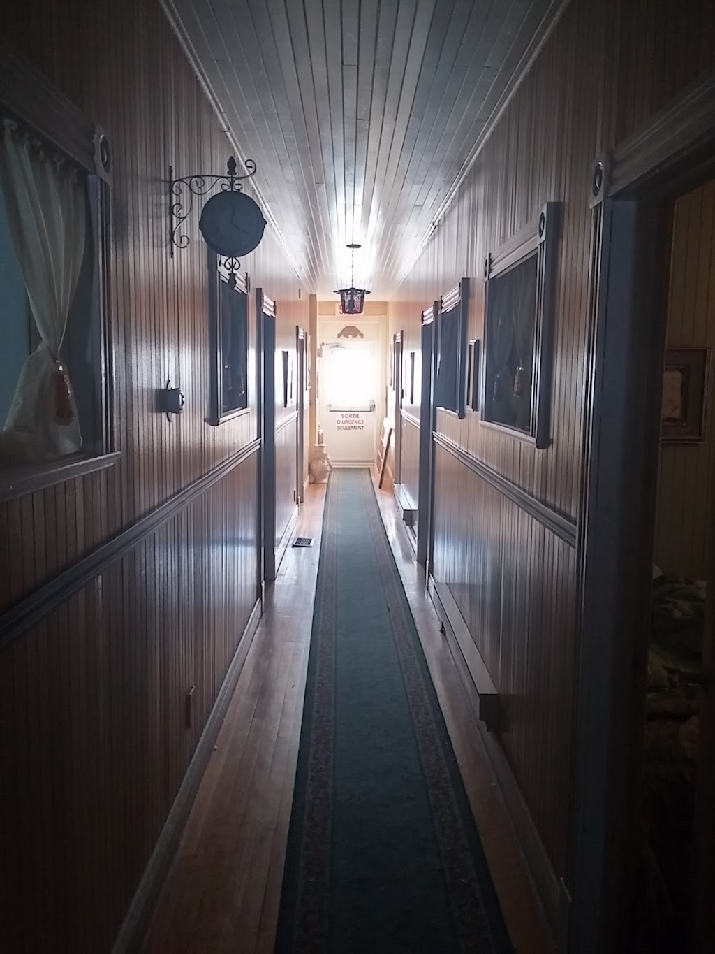 Domaine Lac Edouard | 340 Rue Principale, Lac-Édouard, QC G0X 3N0, Canada | Phone: (819) 653-2100