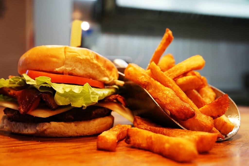 Bistro Le Ptit Café | 285 13e Avenue N, Sherbrooke, QC J1E 2Y5, Canada | Phone: (819) 349-8536