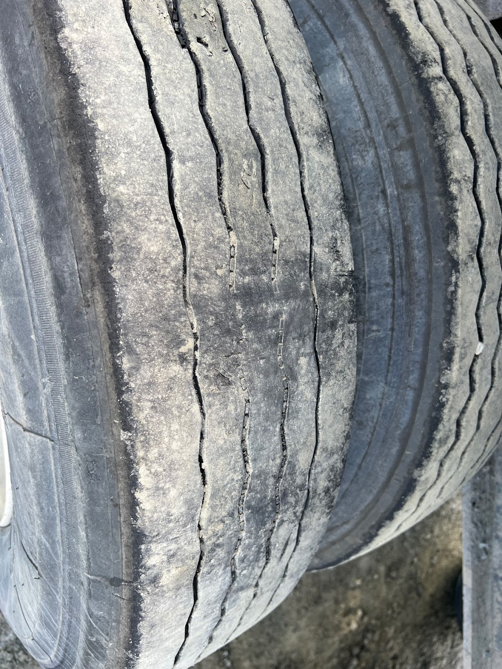 Coast Tire & Auto Service - Commercial Truck Centre | 116 Thornhill Dr, Dartmouth, NS B3B 1S3, Canada | Phone: (902) 468-1502