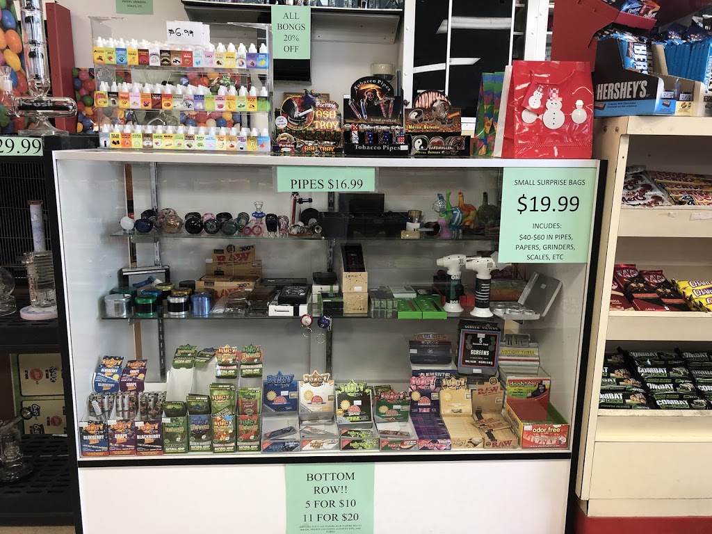 Harvest Hills Convenience Store | 33 Harvest Hills Dr NE #1, Calgary, AB T3K 4R2, Canada | Phone: (403) 226-2881