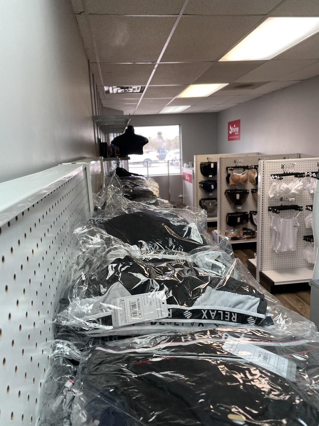 Shine Apparel inc | 674 Water St Unit 3, Summerside, PE C1N 4J1, Canada | Phone: (902) 598-6268