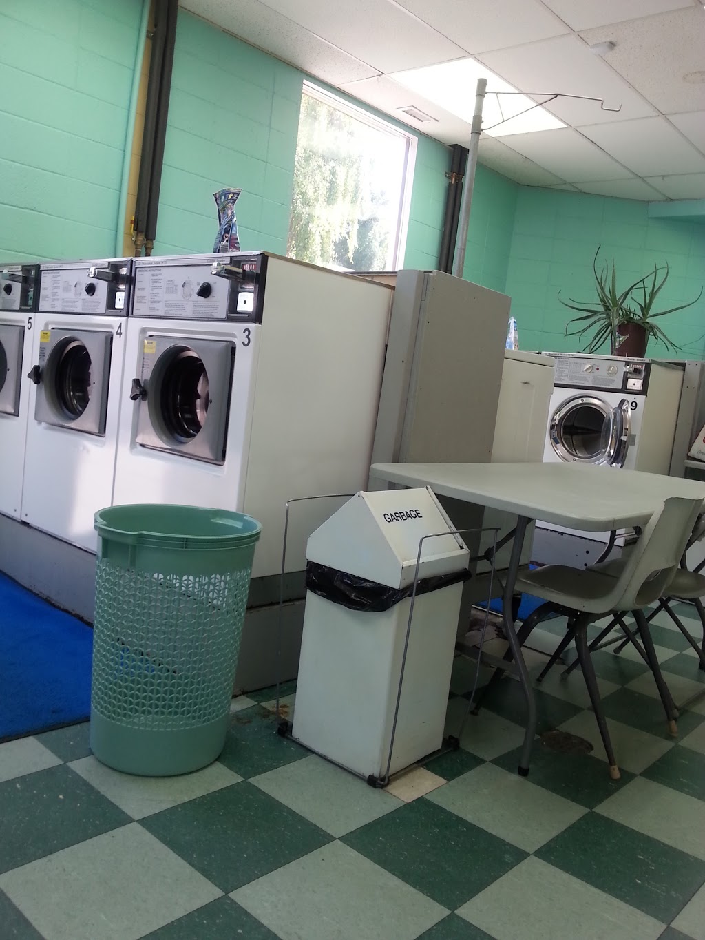 Lynnridge Laundry | 1603 62 Ave SE, Calgary, AB T2C 2C5, Canada | Phone: (403) 236-7673