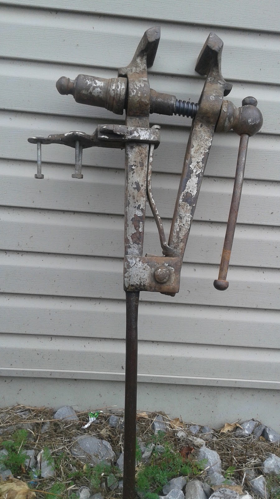 Antiques Mickey Herrington | 36 Murray St, Trenton, ON K8V 5P4, Canada | Phone: (613) 394-3769