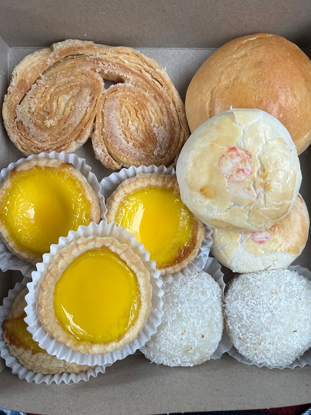 Maxim Bakery & Pastries | 285 Alexander Ave, Winnipeg, MB R3B 0L9, Canada | Phone: (204) 774-8452