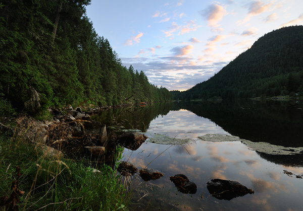 Moon Dance Vacation - The Cabin & The Perch | 5761 Mount Daniel View Rd, Madeira Park, BC V0N 2H1, Canada | Phone: (604) 841-5805
