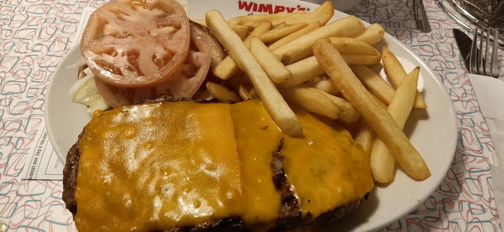 Wimpys diner | 400 Scott St, St. Catharines, ON L2N 6T4, Canada | Phone: (905) 397-0800