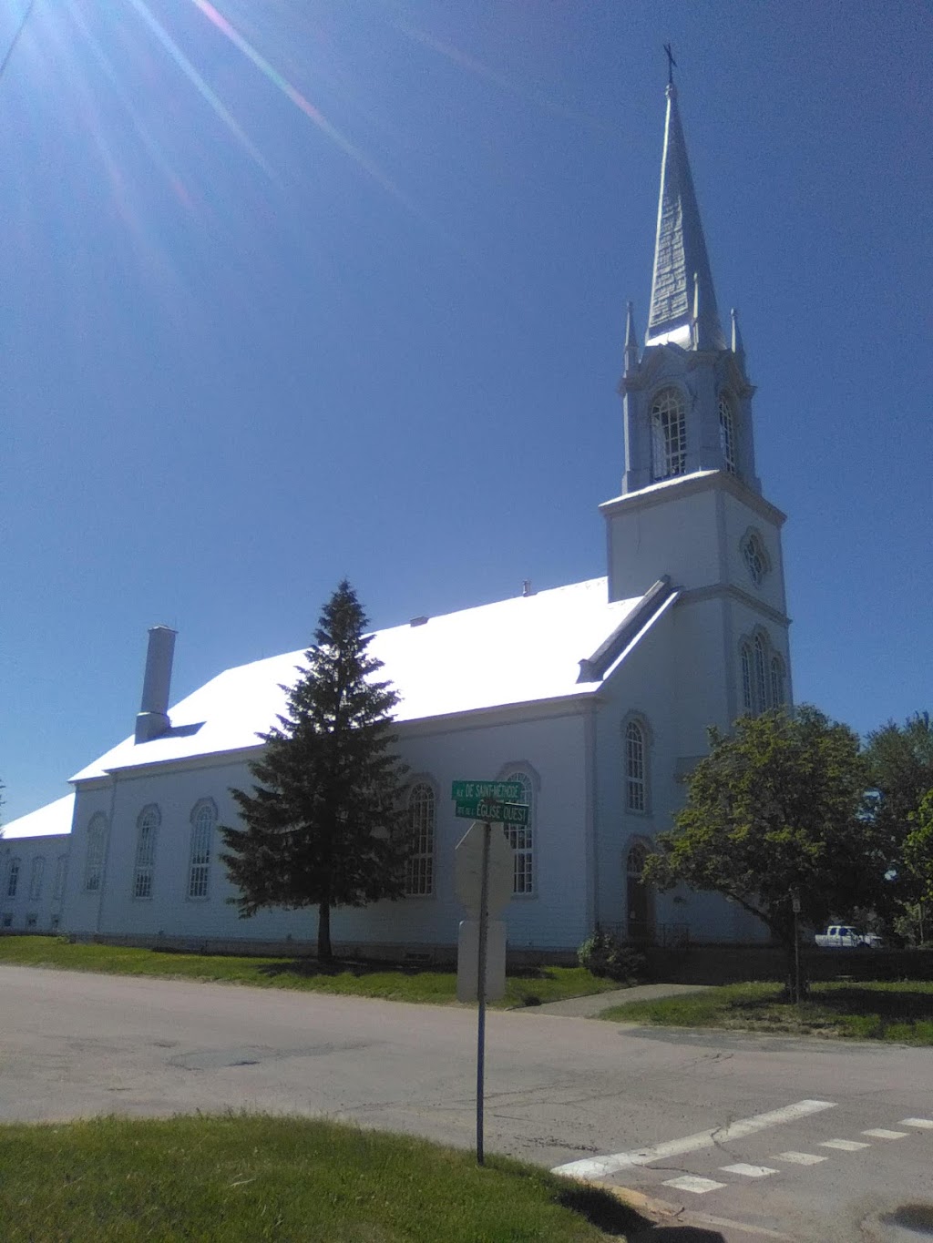 St. Méthode Presbytery | 3090 Rue de St Méthode, Saint-Félicien, QC G8K 3C3, Canada | Phone: (418) 679-0667