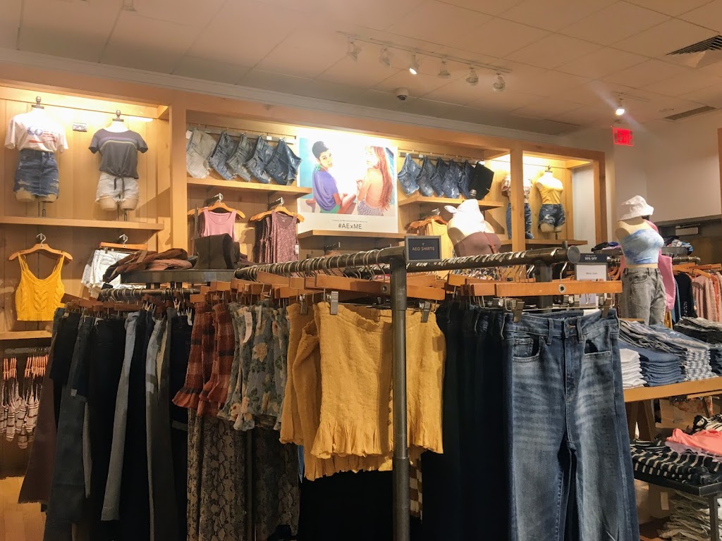 American Eagle Store | 900 Maple Ave Unit B6, Burlington, ON L7S 2J8, Canada | Phone: (905) 633-1269