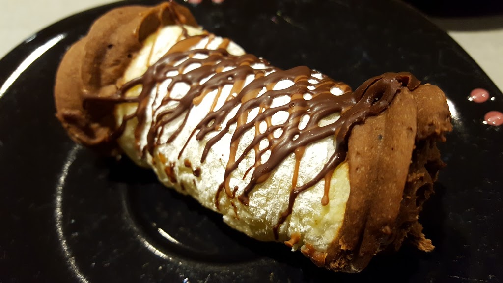 Cannoli Queens | 200 Marycroft Ave #23, Woodbridge, ON L4L 5X9, Canada | Phone: (905) 850-8880