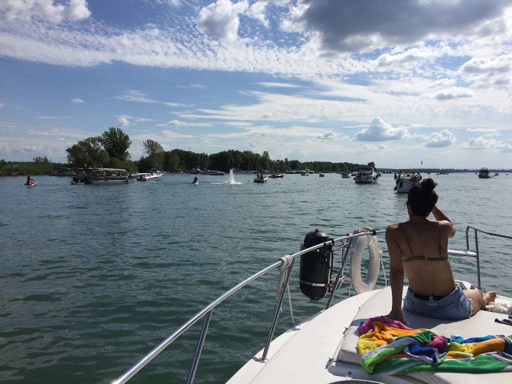 montrealboatrentals.com | 321 A Bd DYouville, Châteauguay, QC J6J 4S1, Canada | Phone: (819) 740-5501