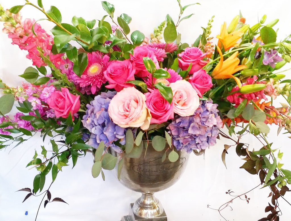 Sam Solis Florist | 18 Lonsdale Ave, North Vancouver, BC V7L 0B2, Canada | Phone: (604) 877-1945