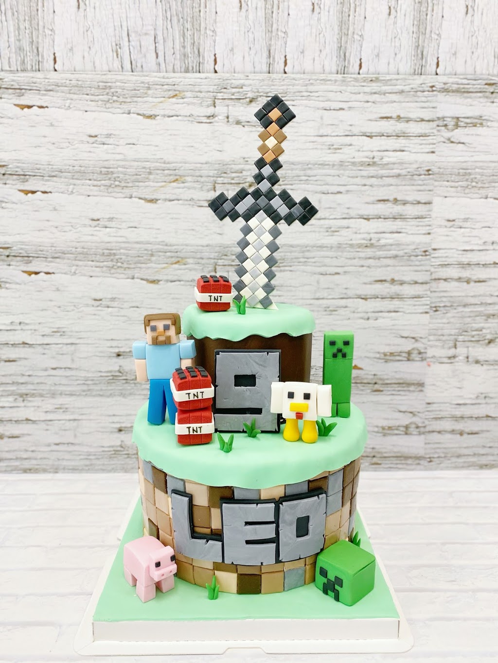 Louis XIV Cake Boutique | 8763 Bayview Ave #17, Richmond Hill, ON L4B 3V1, Canada | Phone: (416) 508-6616