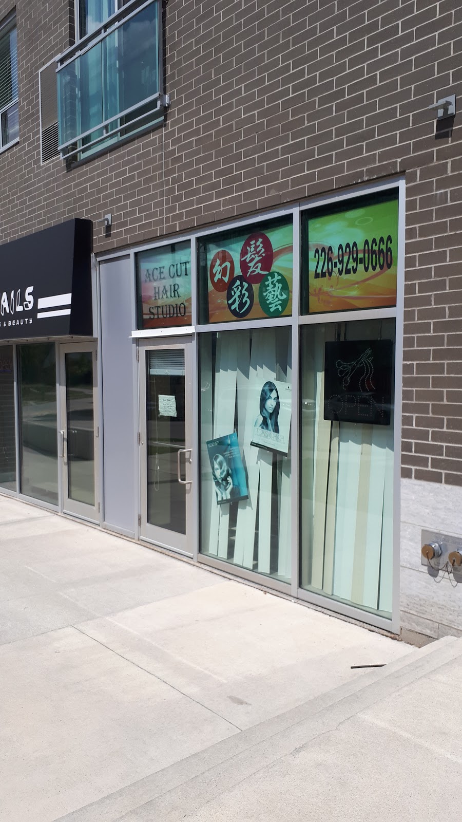 Ace Cut Hair Studio 幻彩发艺 | 62 Larch St, Waterloo, ON N2L 3R3, Canada | Phone: (226) 929-0666