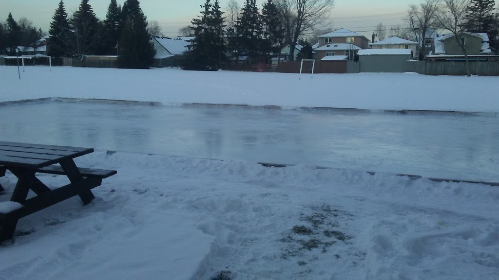 Serson Park | 1095 4th St, Mississauga, ON L5E 1K4, Canada | Phone: (905) 615-4311
