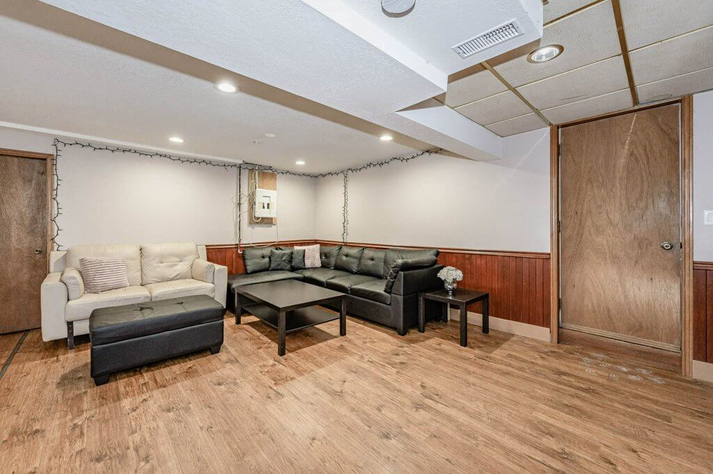 Rooms for Rent near Conestoga College | 2045 Old Mill Rd, Kitchener, ON N2P 1E4, Canada | Phone: (519) 275-1353