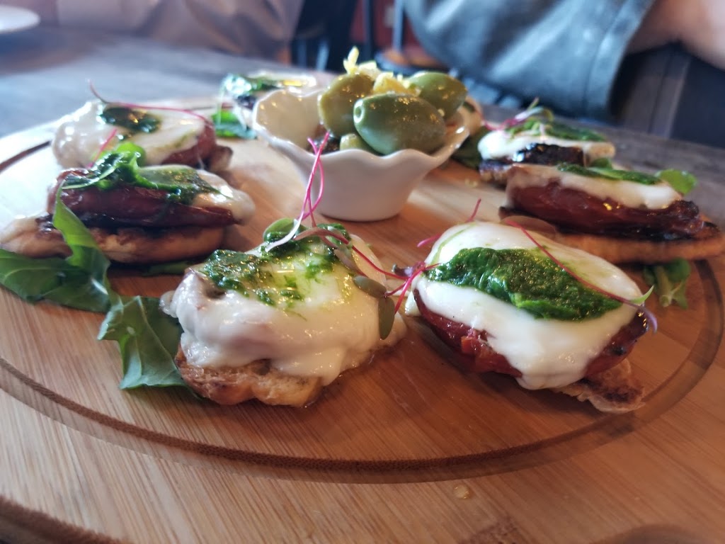 A Tavola Bistro | 10 Meadowglen Dr #2, Whitby, ON L1R 3P8, Canada | Phone: (905) 493-1967