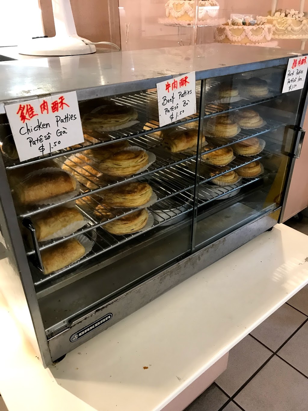 Happy Cake House | 3085 Hurontario St Unit 22, Mississauga, ON L5E 4E4, Canada | Phone: (905) 275-8333