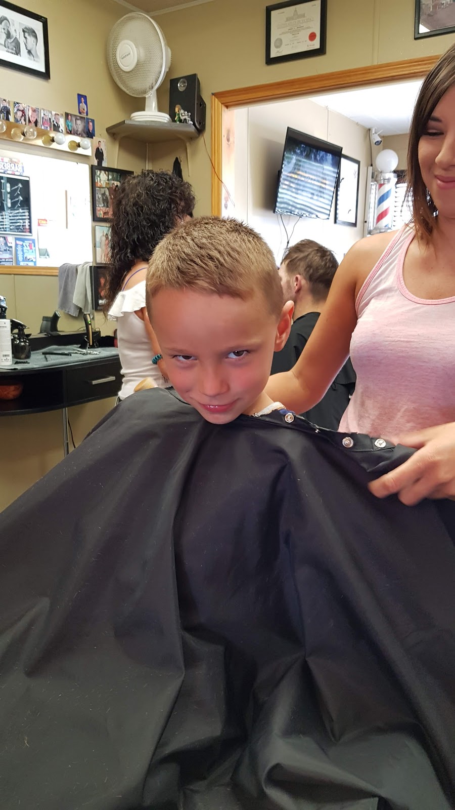 Sylvan Lake Barber Shop | 5008 50 St, Sylvan Lake, AB T4S 1M5, Canada | Phone: (403) 887-4112