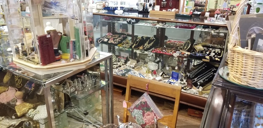 Jardin Estate Jewellers & Antiques | 5221 9th Avenue, Hwy 97, Okanagan Falls, BC V0H 1R0, Canada | Phone: (250) 497-6733
