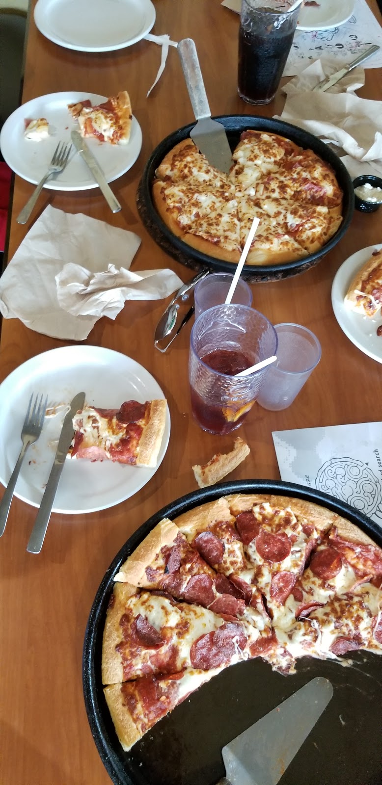 Pizza Hut | 1347 Henderson Hwy, Winnipeg, MB R2G 1M5, Canada | Phone: (204) 953-4137