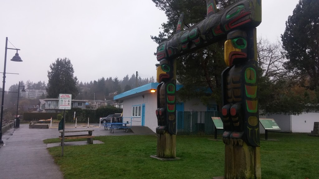 Kin Hut | 2730 Departure Bay Rd, Nanaimo, BC V9S 3W9, Canada | Phone: (250) 756-5200