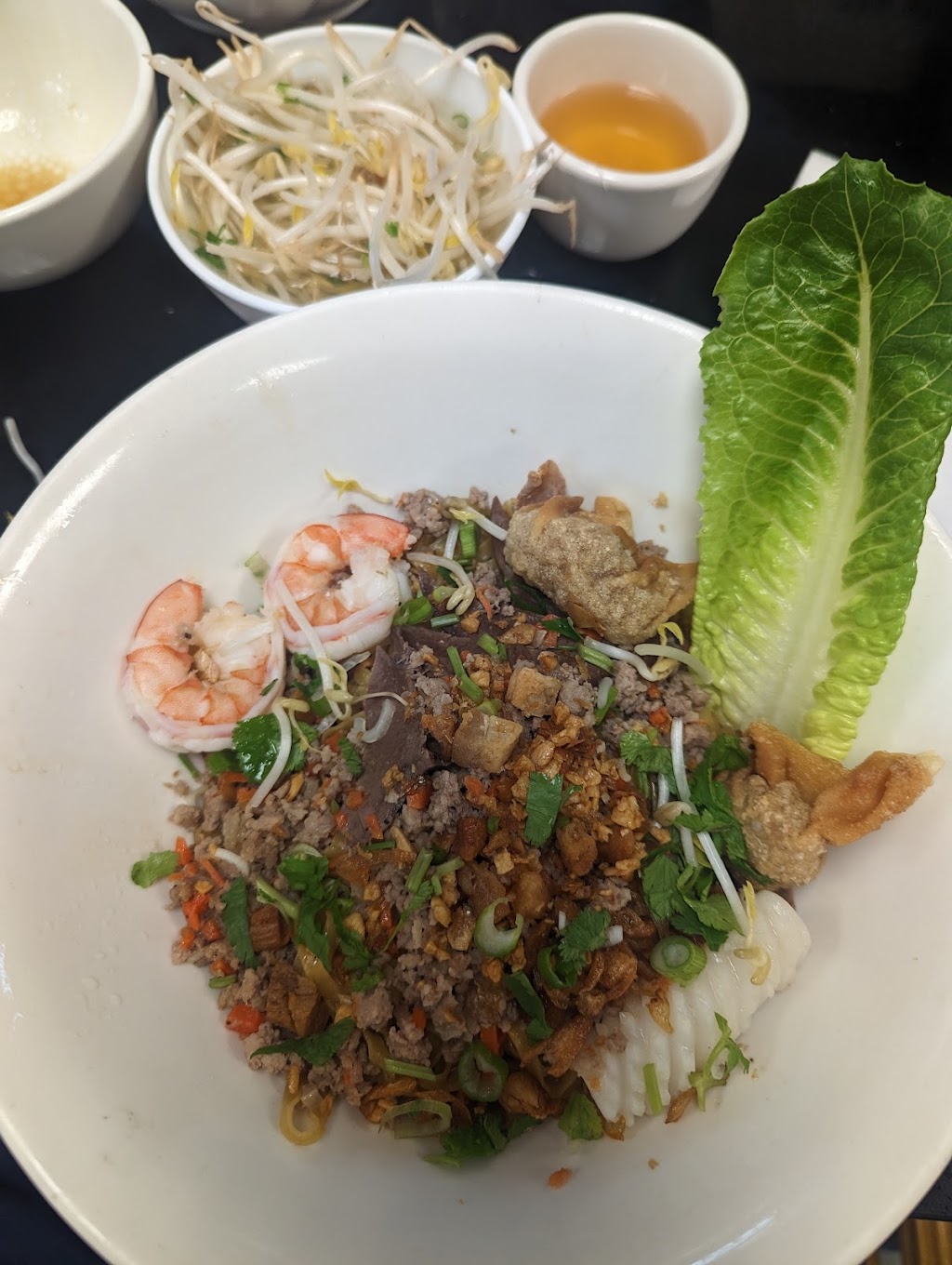 Pho Binh Minh | 5790 203 St, Langley, BC V3A 1W3, Canada | Phone: (604) 533-6938