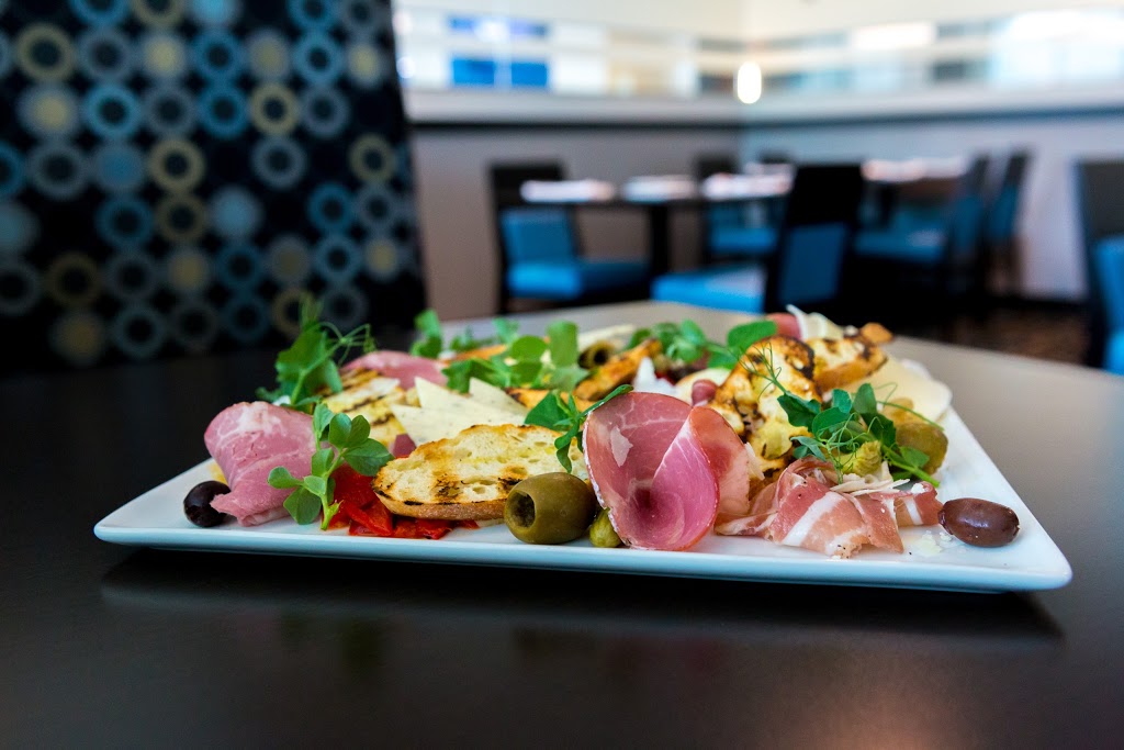 The Blue Marble Restaurant & Lounge | 1979 Wellington Avenue, Winnipeg, MB R3H 1H5, Canada | Phone: (204) 594-1967
