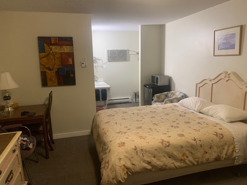 Round-Up Motel | 1214 Kelly Lake Rd, Clinton, BC V0K 1K0, Canada | Phone: (250) 459-2226