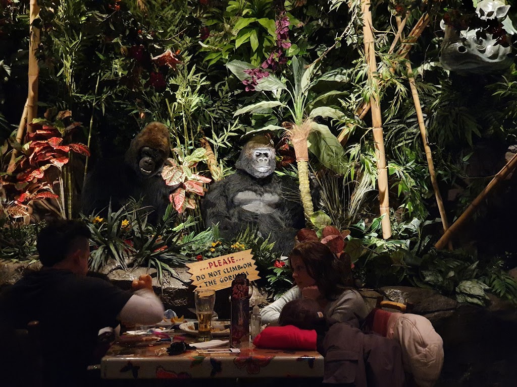 Rainforest Cafe Niagara Falls | 4915 Clifton Hill, Niagara Falls, ON L2G 3N5, Canada | Phone: (905) 374-5210
